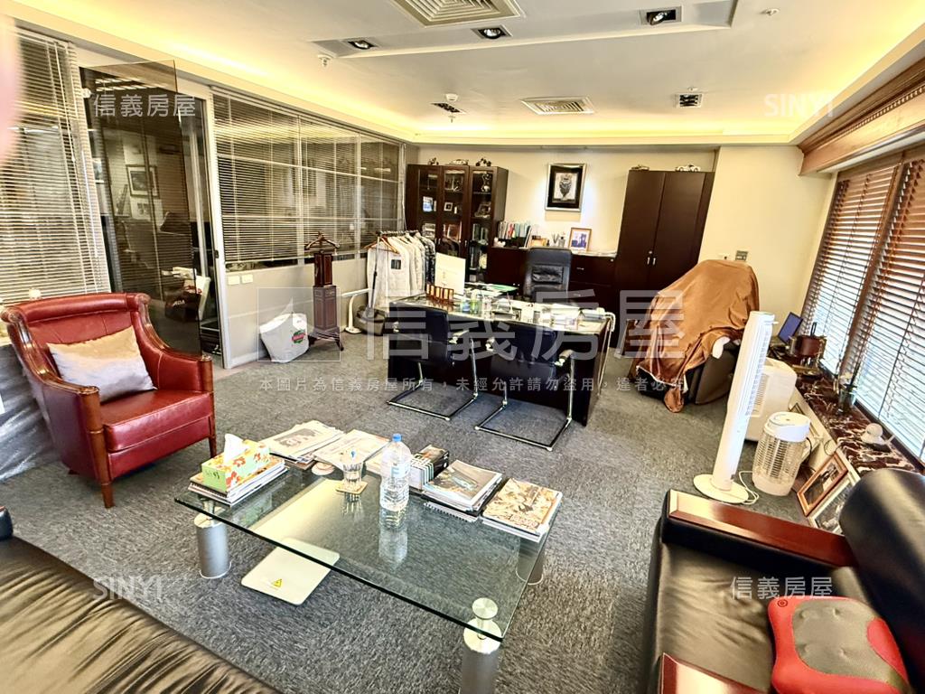 環球世貿景觀鋼骨純辦房屋室內格局與周邊環境