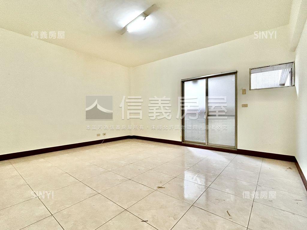 邊間挑高面寬金店附平車房屋室內格局與周邊環境