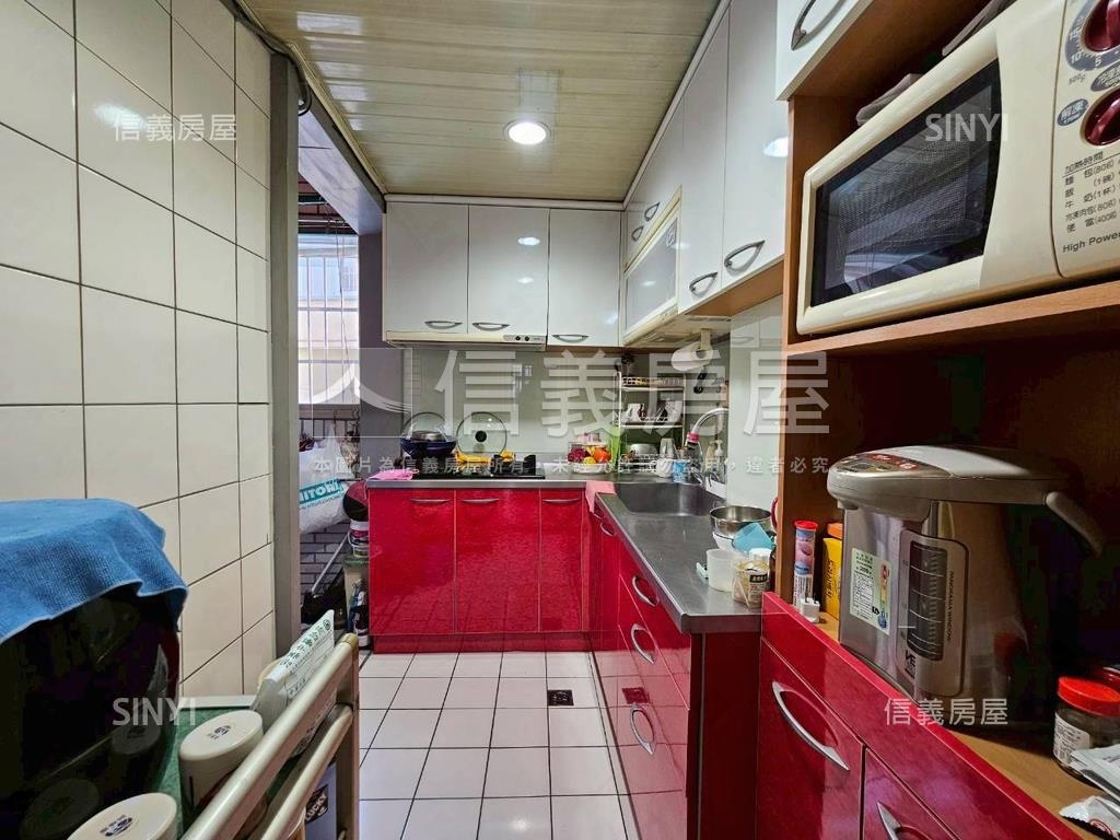 專任永興街方正３房華廈房屋室內格局與周邊環境