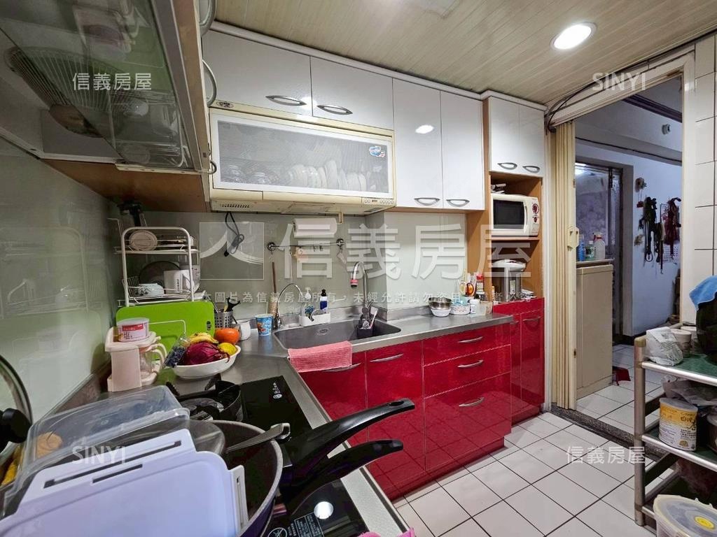 專任永興街方正３房華廈房屋室內格局與周邊環境