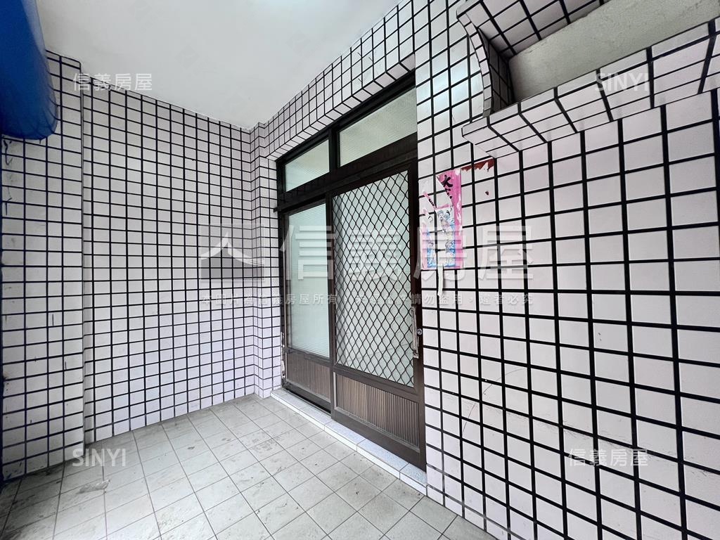 低總活巷邊間採光佳透天房屋室內格局與周邊環境