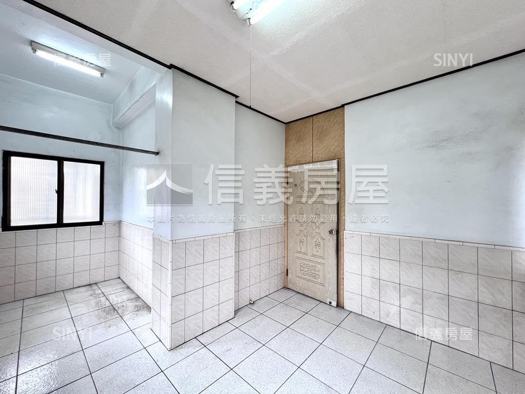 低總活巷邊間採光佳透天房屋室內格局與周邊環境