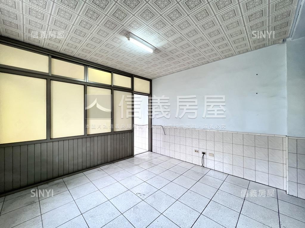 低總活巷邊間採光佳透天房屋室內格局與周邊環境