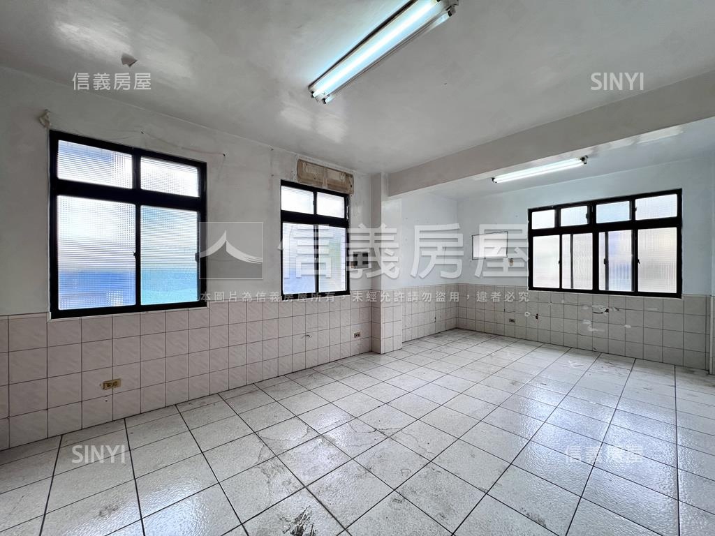低總活巷邊間採光佳透天房屋室內格局與周邊環境