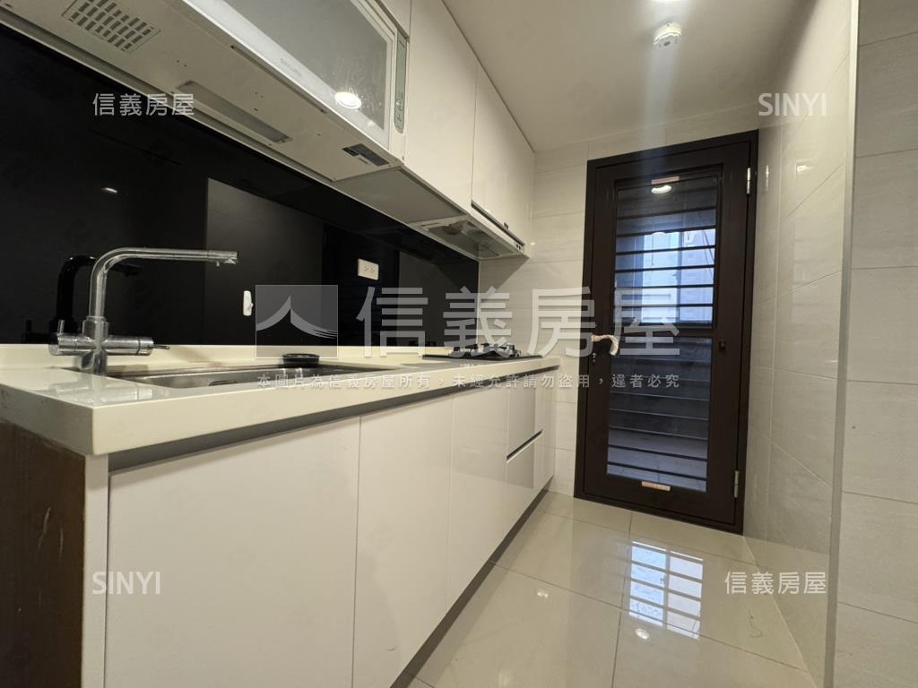 優質兩房平面車位房屋室內格局與周邊環境