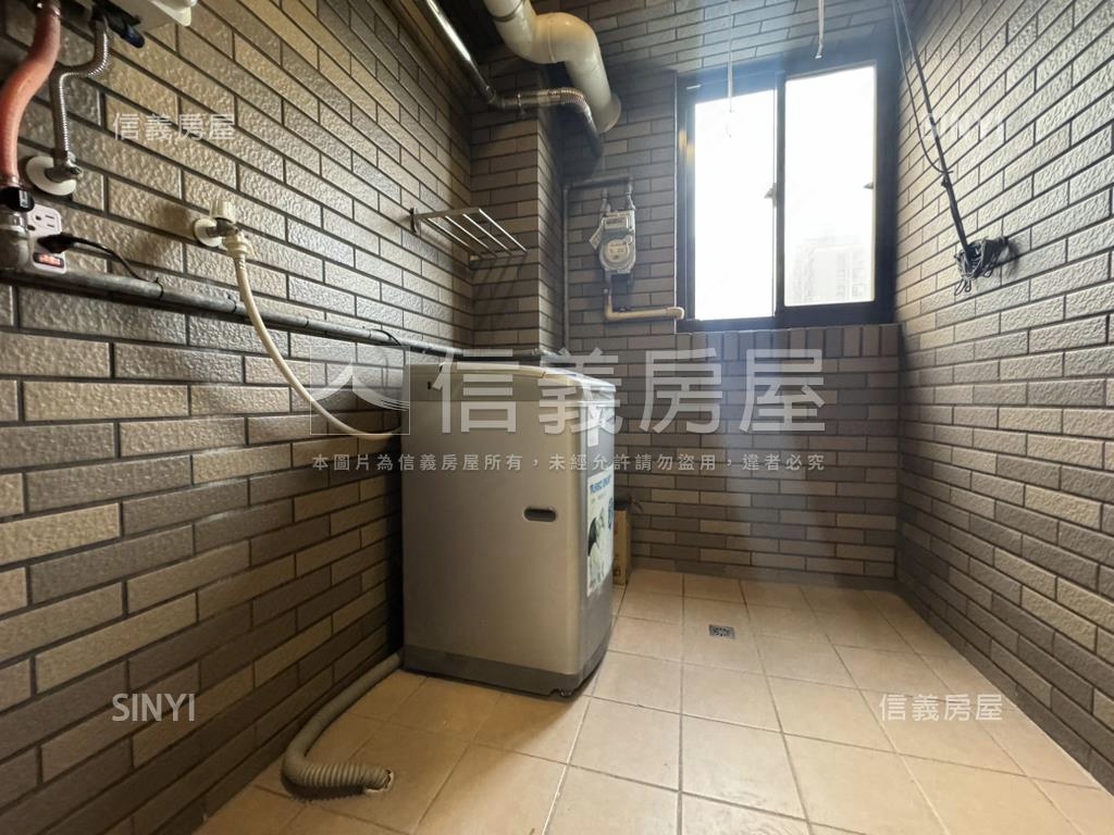 優質兩房平面車位房屋室內格局與周邊環境