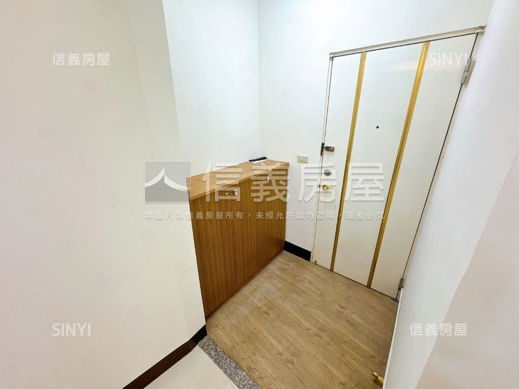 近中國醫，河岸兩房房屋室內格局與周邊環境