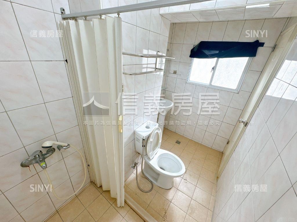 近中國醫，河岸兩房房屋室內格局與周邊環境