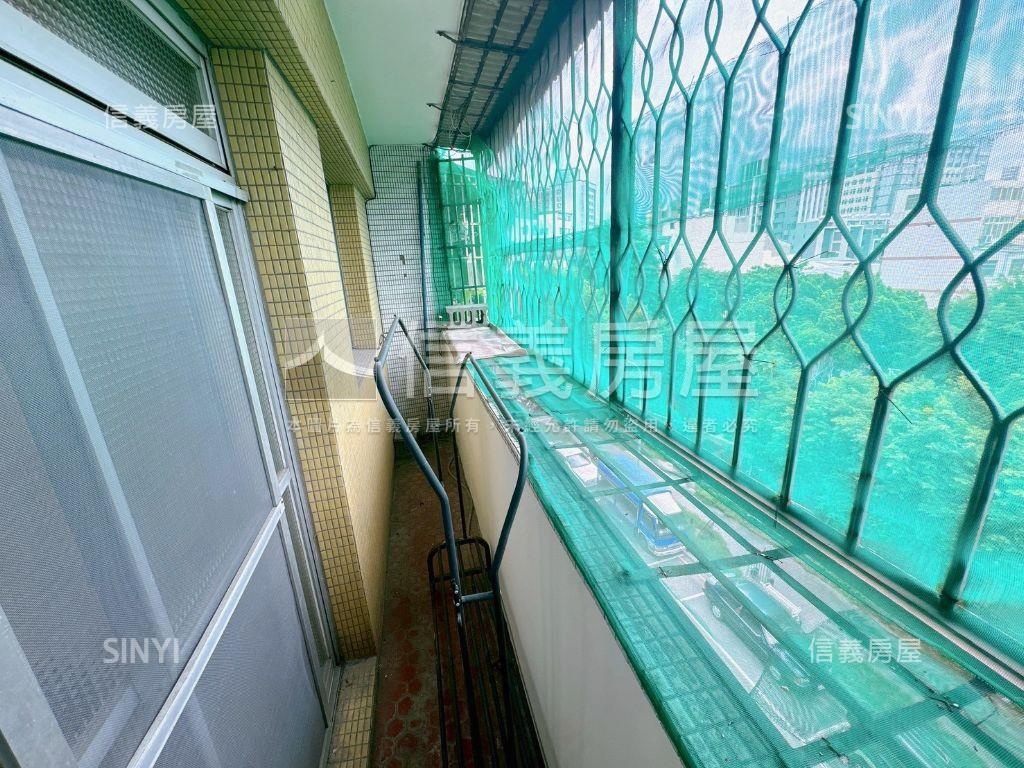 近中國醫，河岸兩房房屋室內格局與周邊環境
