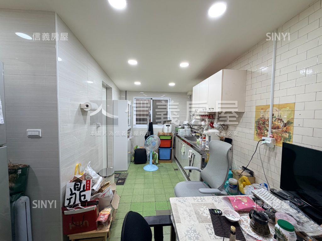 新民路正路金透天房屋室內格局與周邊環境