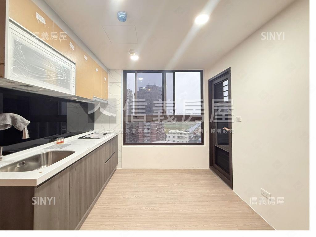 近未來捷運捷運湛兩房車位房屋室內格局與周邊環境