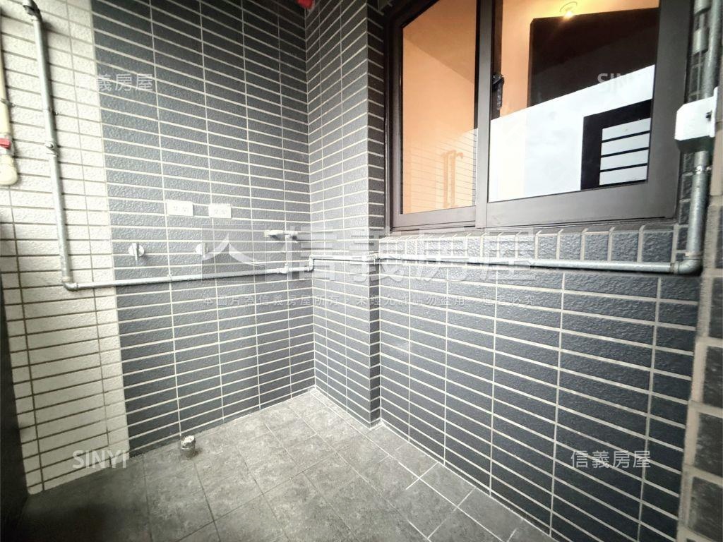 近未來捷運捷運湛兩房車位房屋室內格局與周邊環境