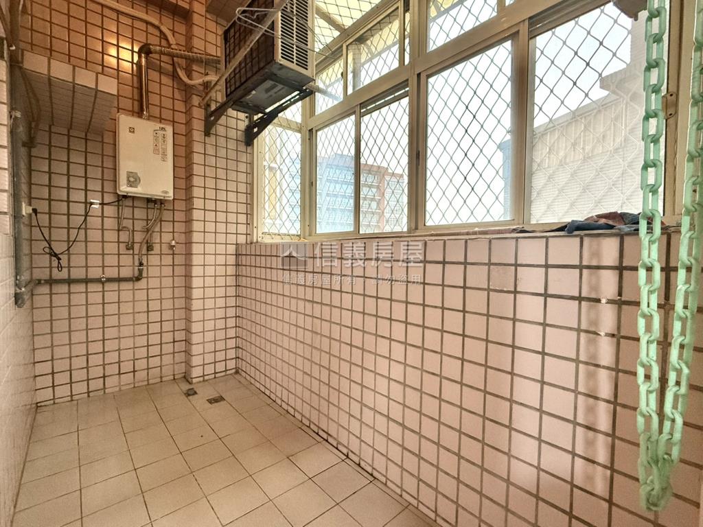 中和好事多旁電梯大樓房屋室內格局與周邊環境