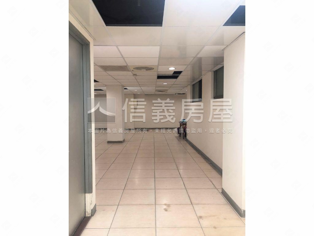 正天母西路上大空間店面房屋室內格局與周邊環境