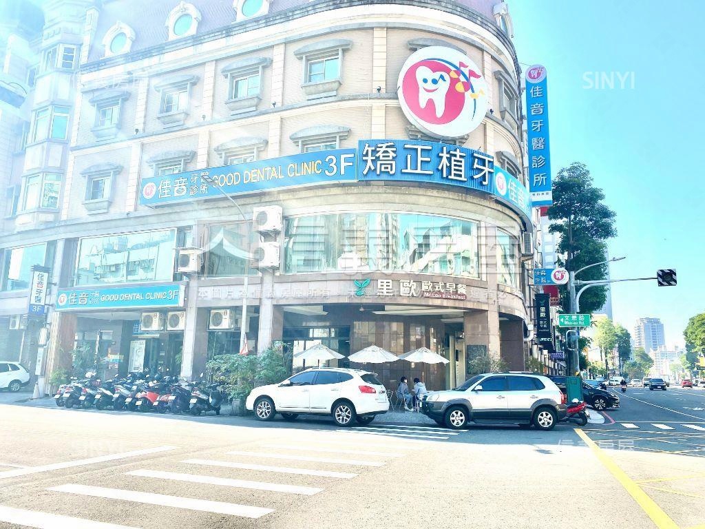 高鐵自由稀有角窗店霸房屋室內格局與周邊環境