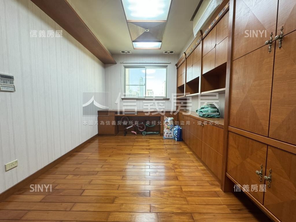 中央公園太子名邸４房平車房屋室內格局與周邊環境