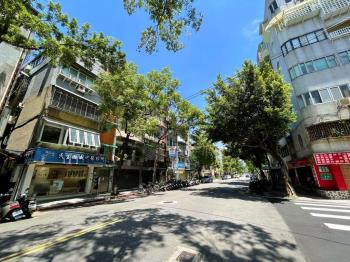 專任！新中街很讚讚的二樓