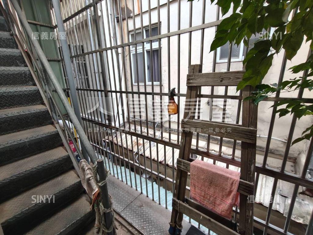 富台國小小資美透天房屋室內格局與周邊環境