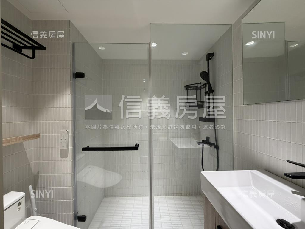 仁愛圓環學區管理精緻兩房房屋室內格局與周邊環境