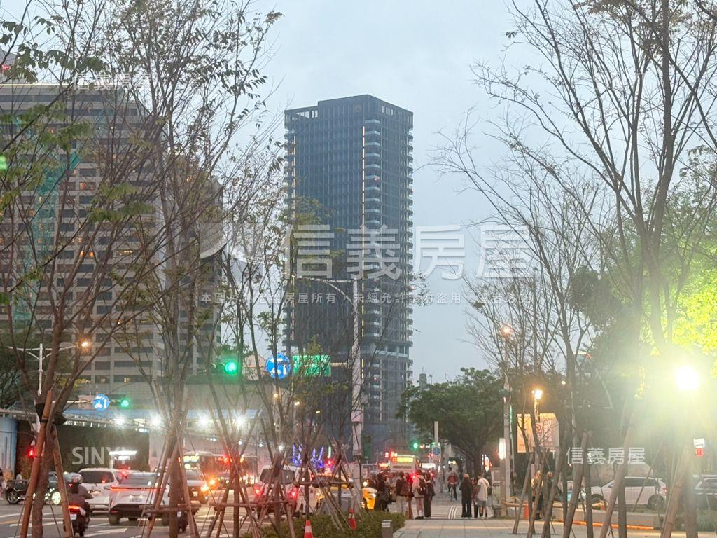 昇陽國際Ｈ戶２樓帶車位房屋室內格局與周邊環境