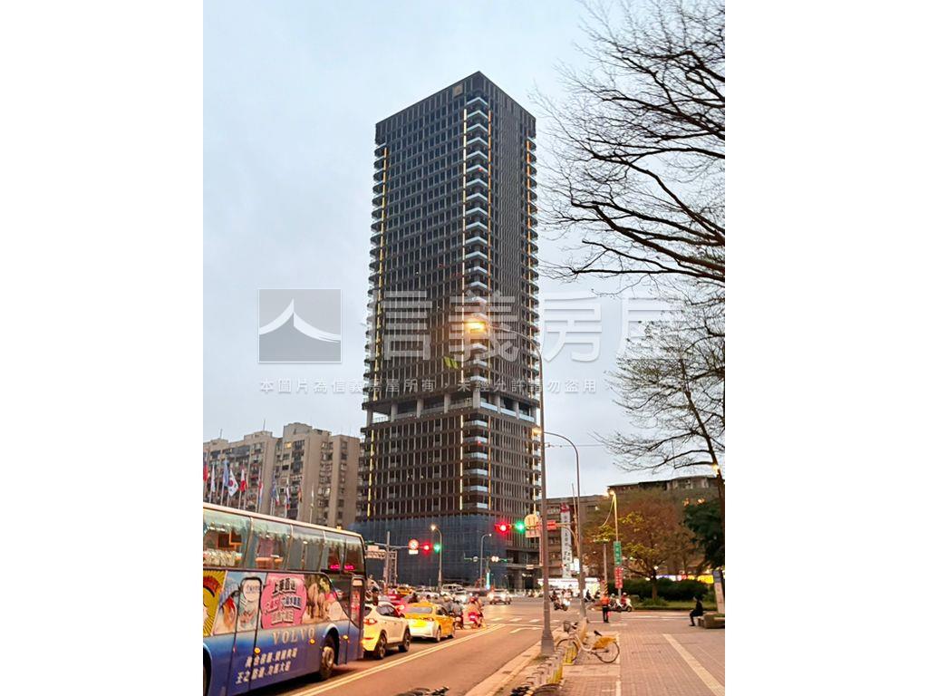 昇陽國際Ｈ戶２樓帶車位房屋室內格局與周邊環境