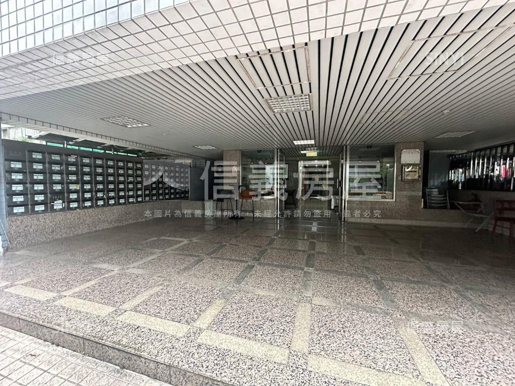 綠野鴻福電梯溫馨三房房屋室內格局與周邊環境