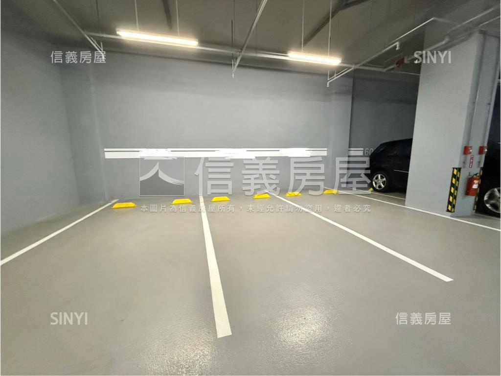 專任＊秀泰旁視野裝潢平車房屋室內格局與周邊環境