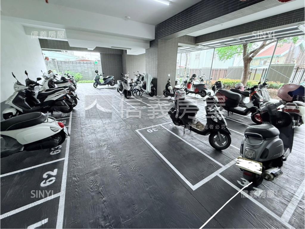 專任＊秀泰旁視野裝潢平車房屋室內格局與周邊環境
