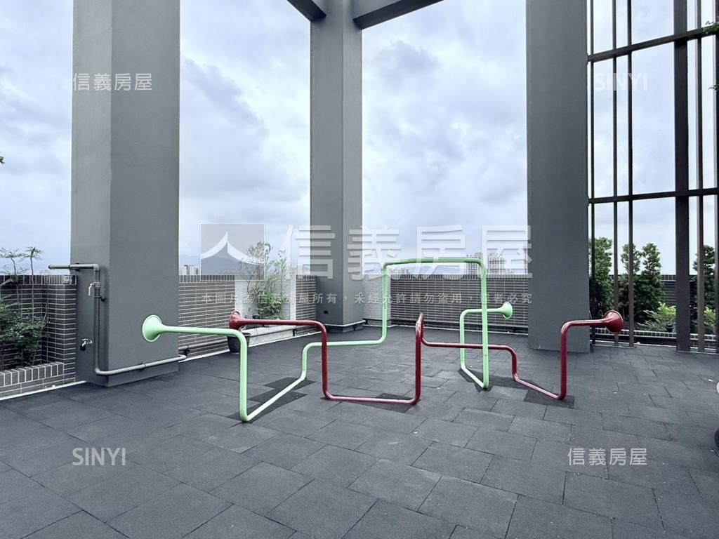 專任＊秀泰旁視野裝潢平車房屋室內格局與周邊環境