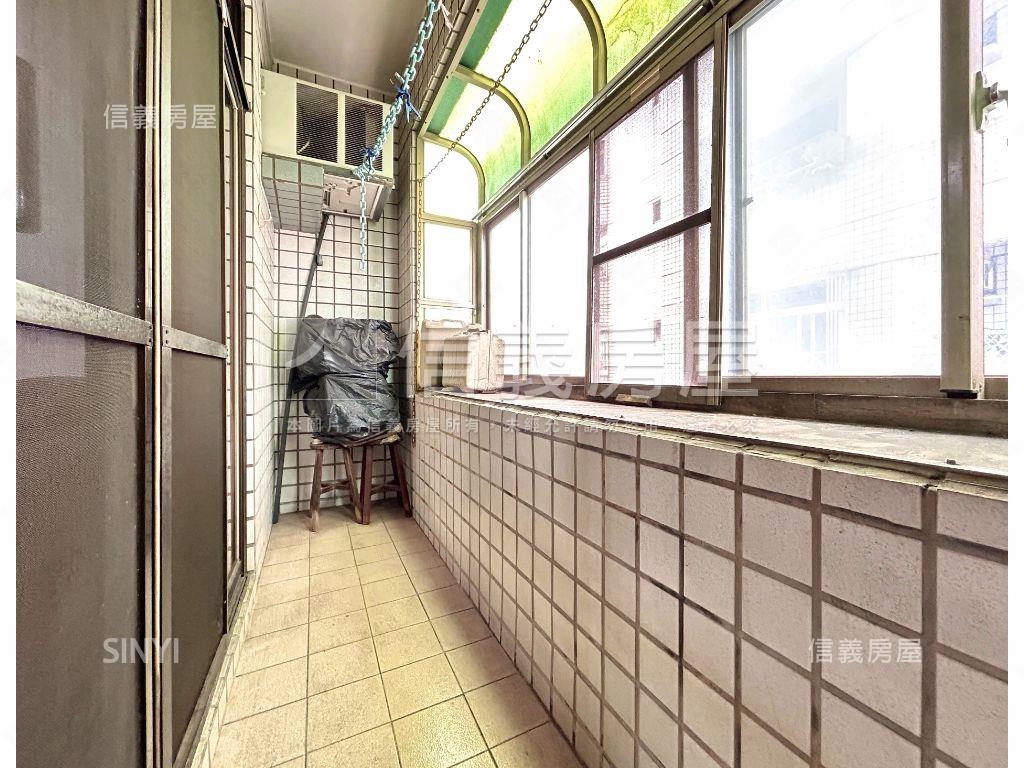 小港摩登四合院三房美宅房屋室內格局與周邊環境