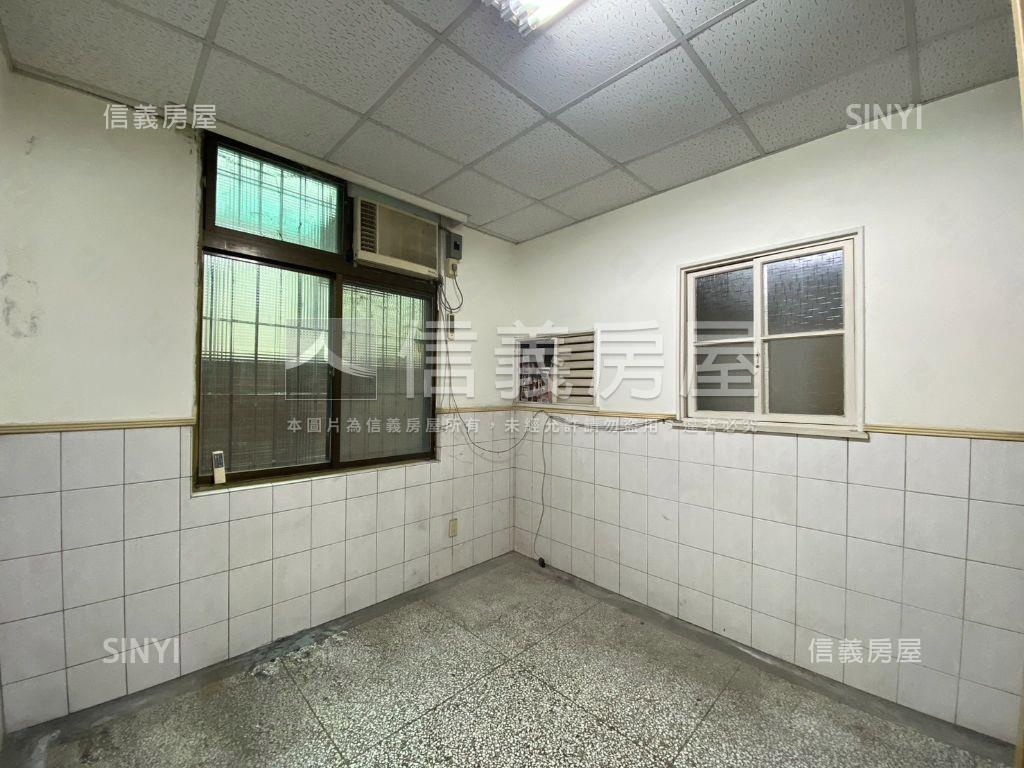 專任◆邊間三面採光透天房屋室內格局與周邊環境