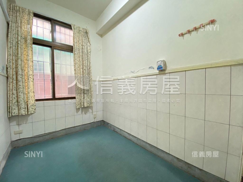 專任◆邊間三面採光透天房屋室內格局與周邊環境