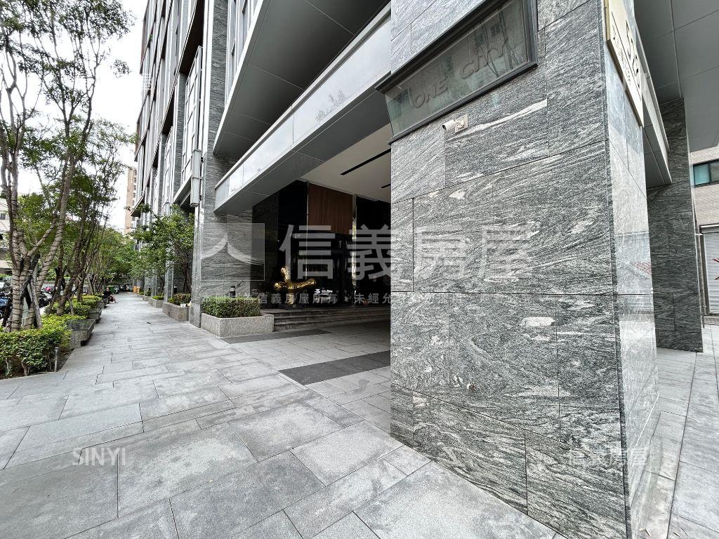 讚玩城市稀有兩房平面車位房屋室內格局與周邊環境