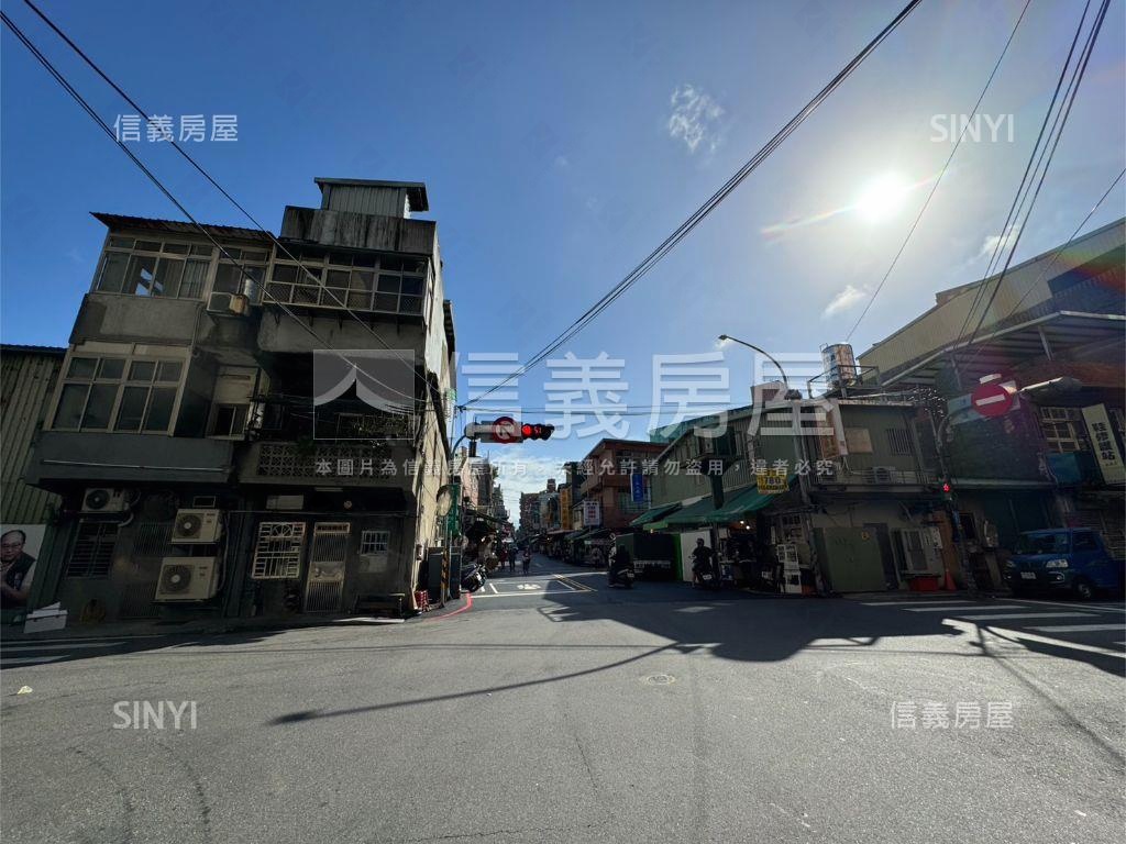 近新莊捷運站●豐年街二樓房屋室內格局與周邊環境