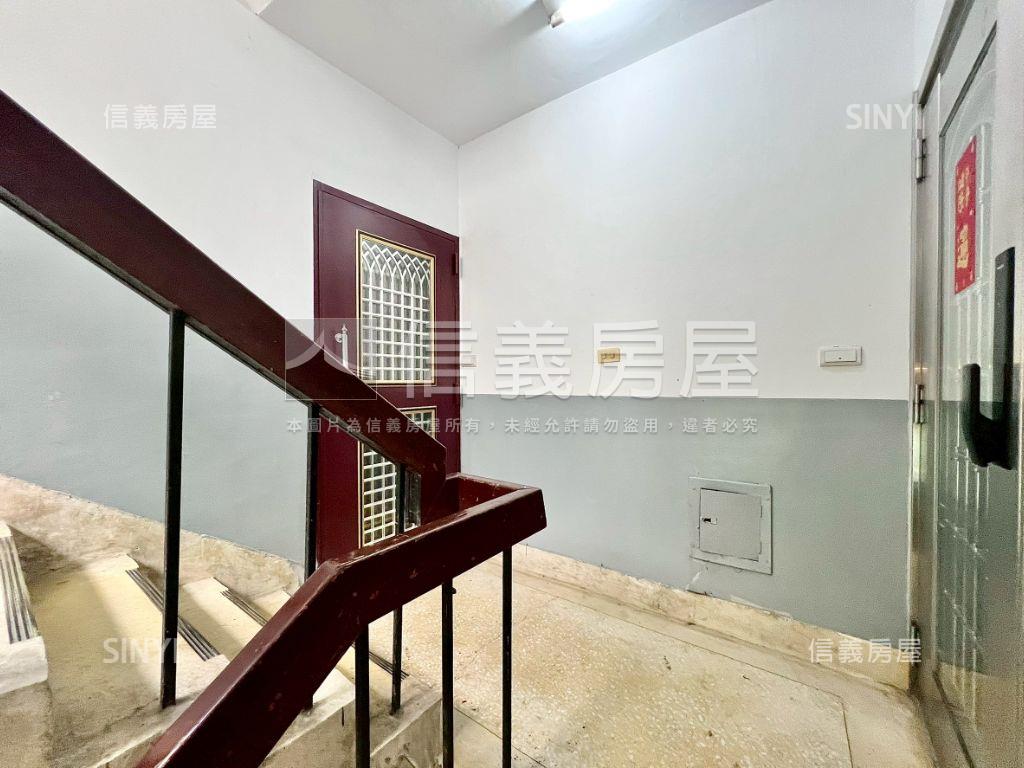 中正東門捷運極品美邸房屋室內格局與周邊環境