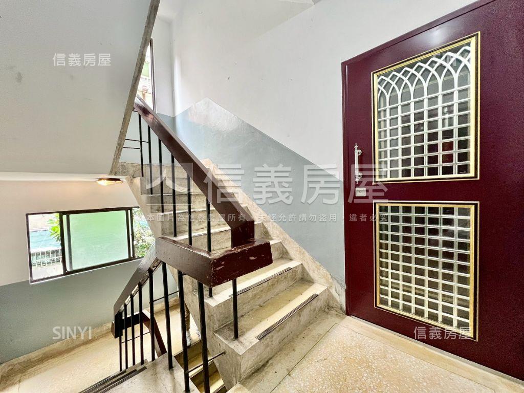 中正東門捷運極品美邸房屋室內格局與周邊環境