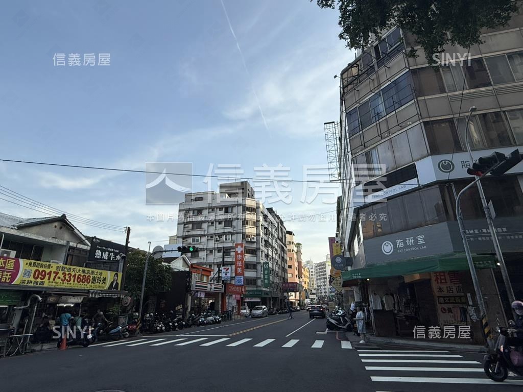 專任精誠路面寬大角店房屋室內格局與周邊環境