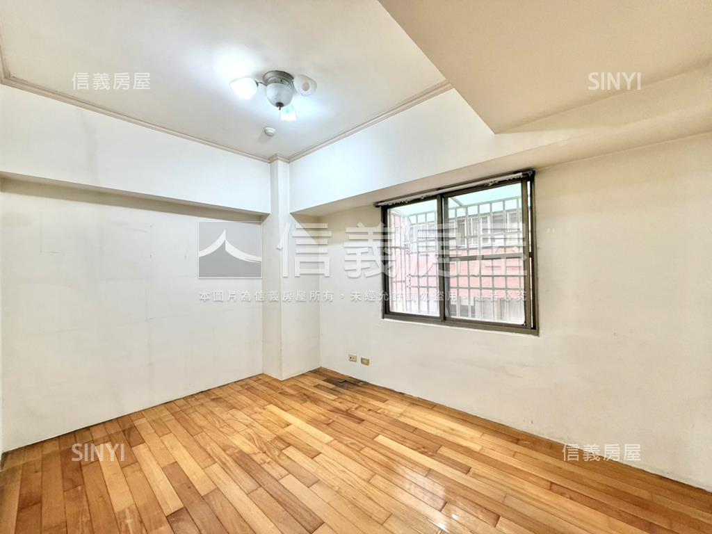 龍邦富邑三房平車房屋室內格局與周邊環境