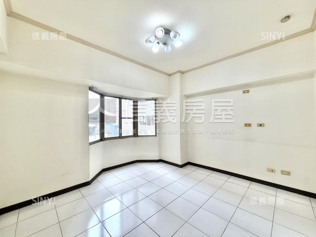 龍邦富邑三房平車房屋室內格局與周邊環境