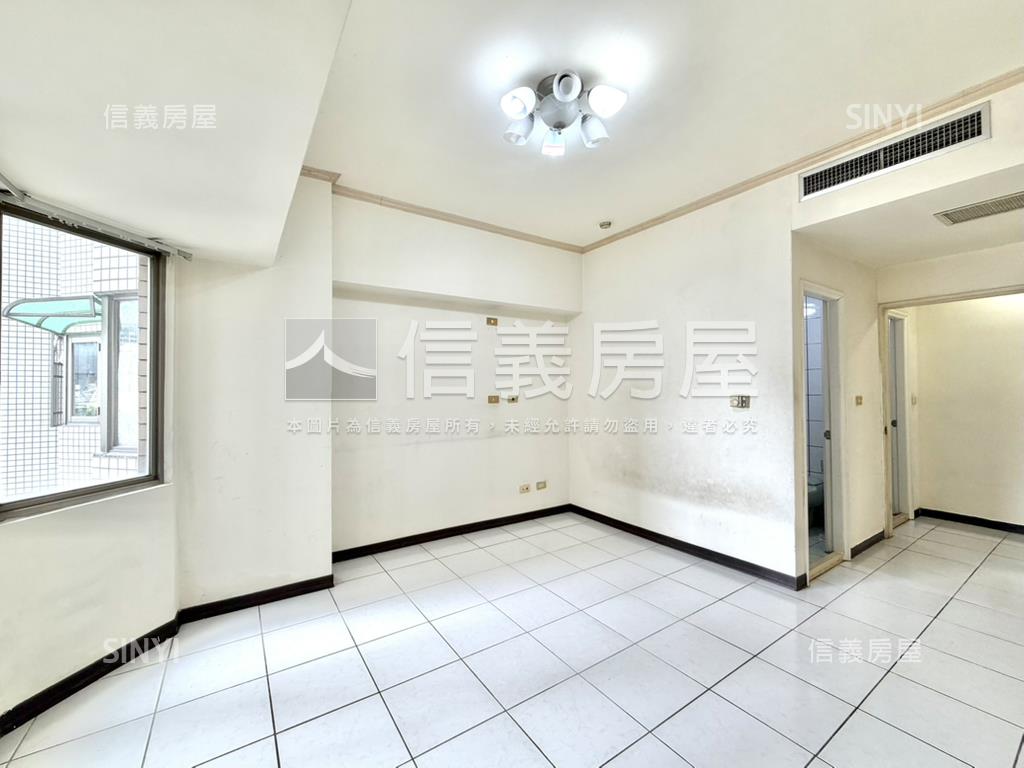 龍邦富邑三房平車房屋室內格局與周邊環境