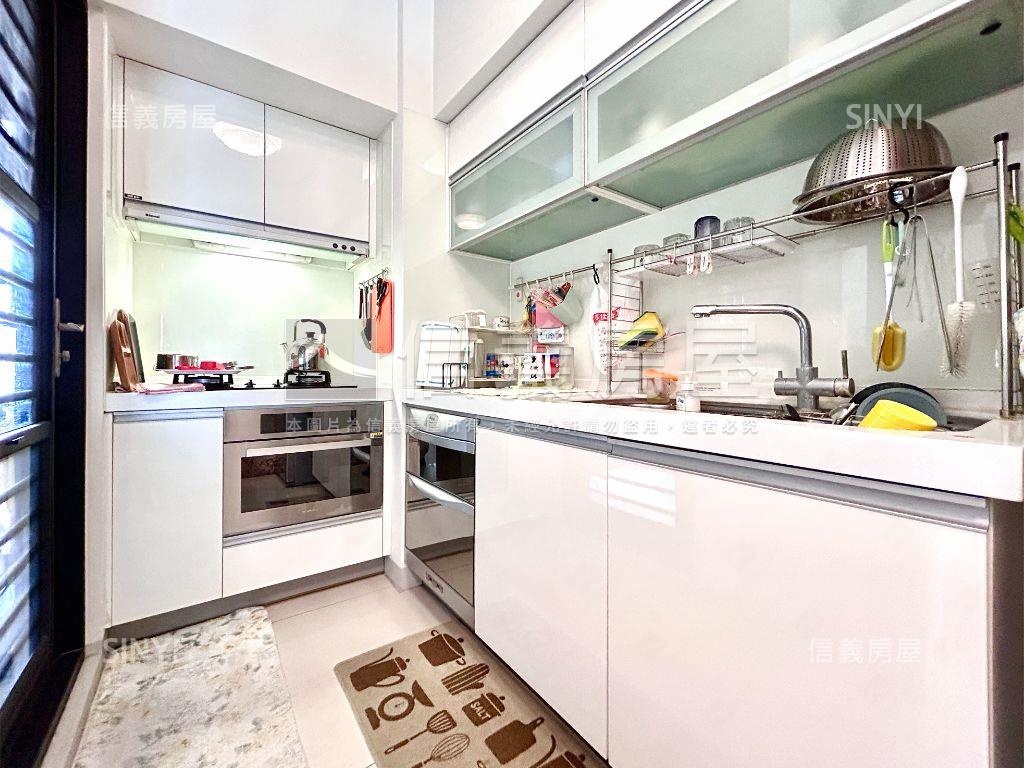 專輕軌線上四房平車房屋室內格局與周邊環境