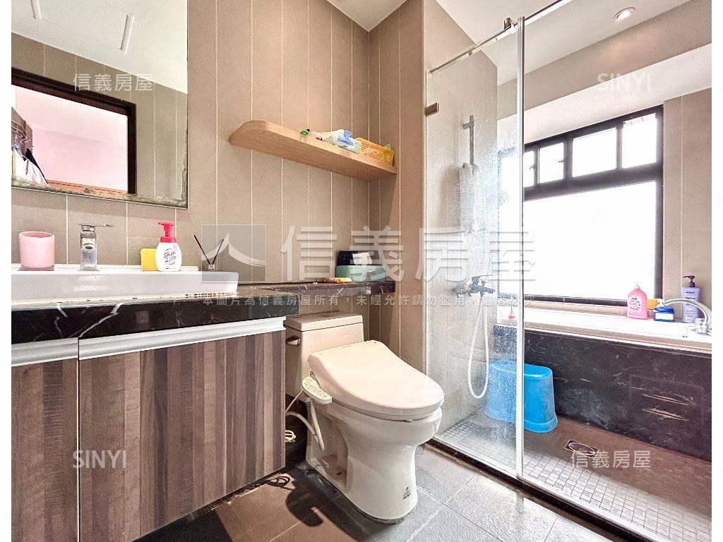 專輕軌線上四房平車房屋室內格局與周邊環境