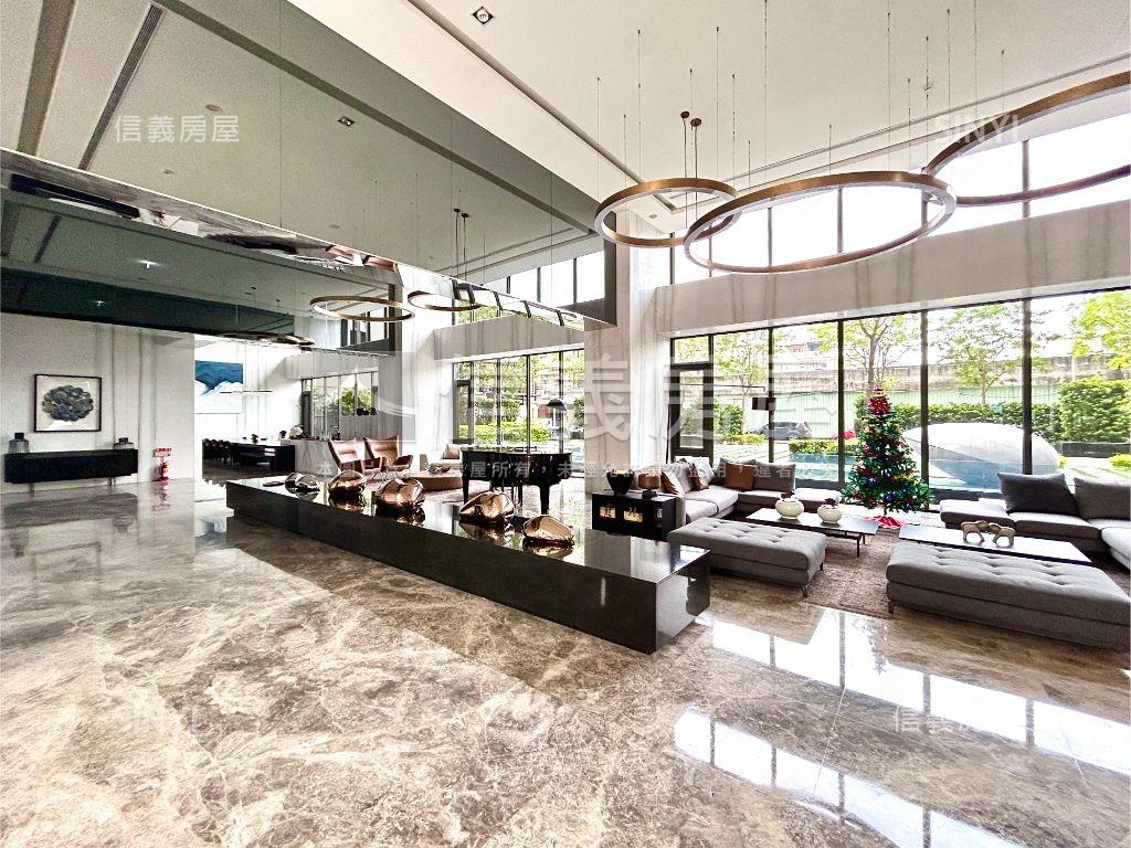 專輕軌線上四房平車房屋室內格局與周邊環境