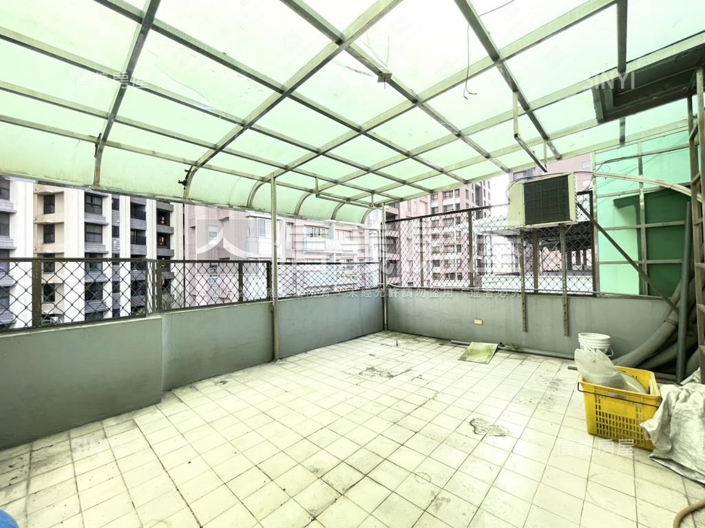 國凱名人大透天房屋室內格局與周邊環境