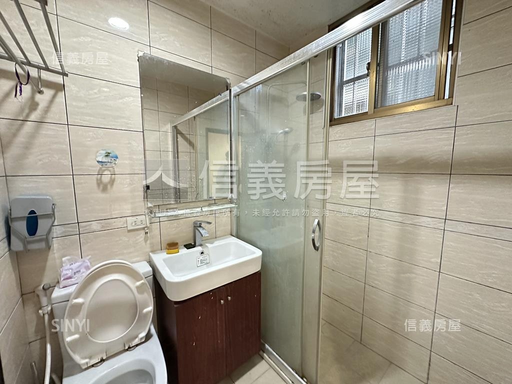 金賀國凱名人大透天房屋室內格局與周邊環境
