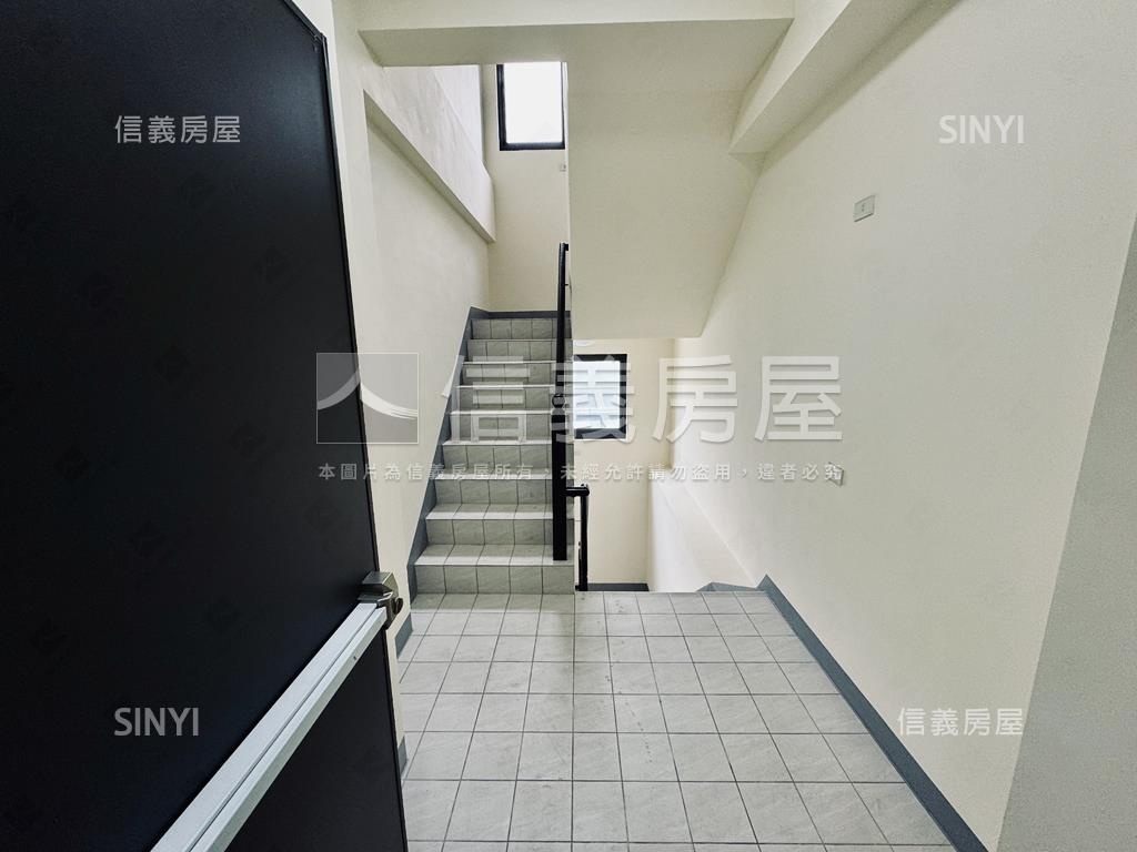 享薪家社區三房平面車位房屋室內格局與周邊環境