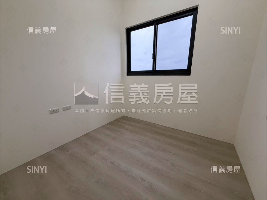 稀有深耕１３次頂三房車位房屋室內格局與周邊環境