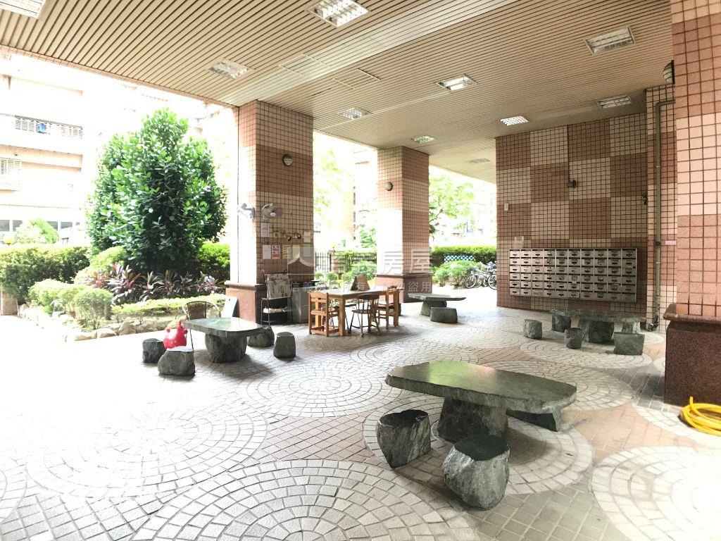 【童話】低總價美麗套房房屋室內格局與周邊環境