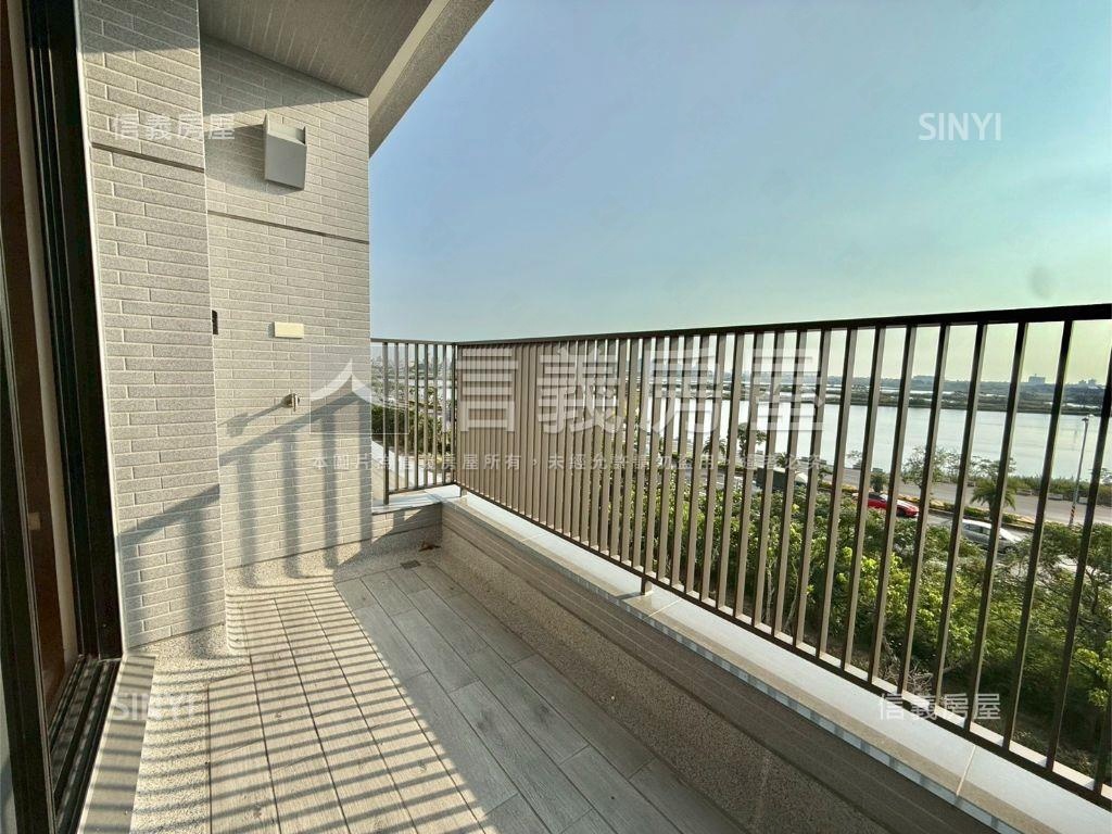 詠泉津採光陽台三房雙平車房屋室內格局與周邊環境