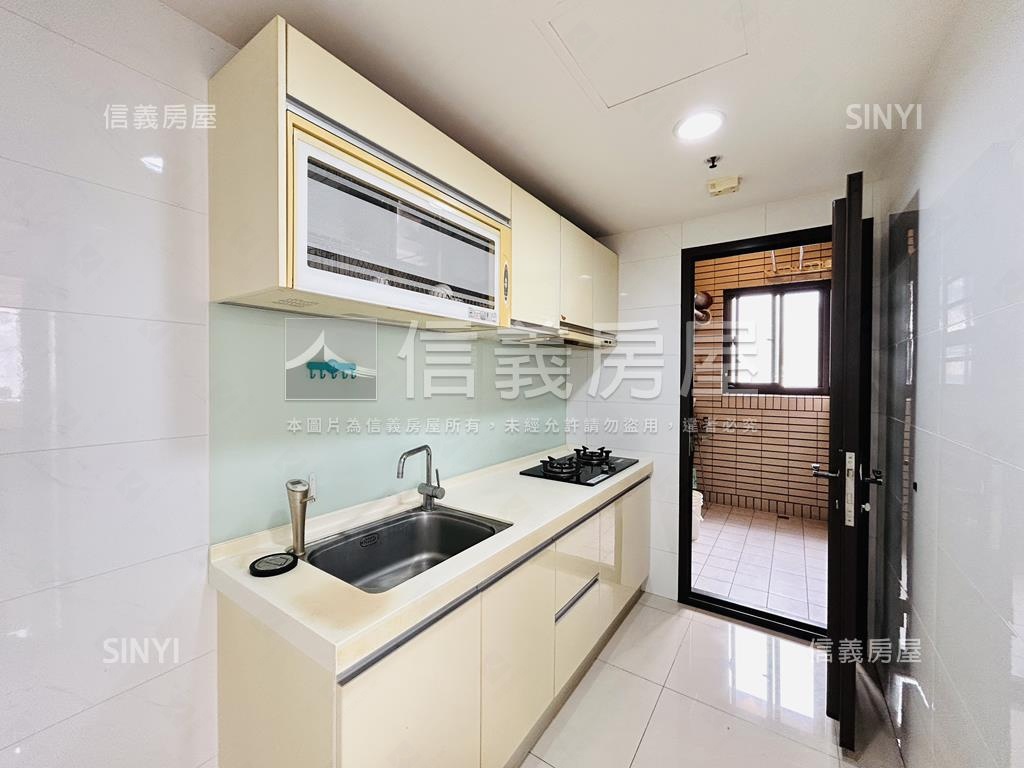 新浦東採光佳成家三房車位房屋室內格局與周邊環境